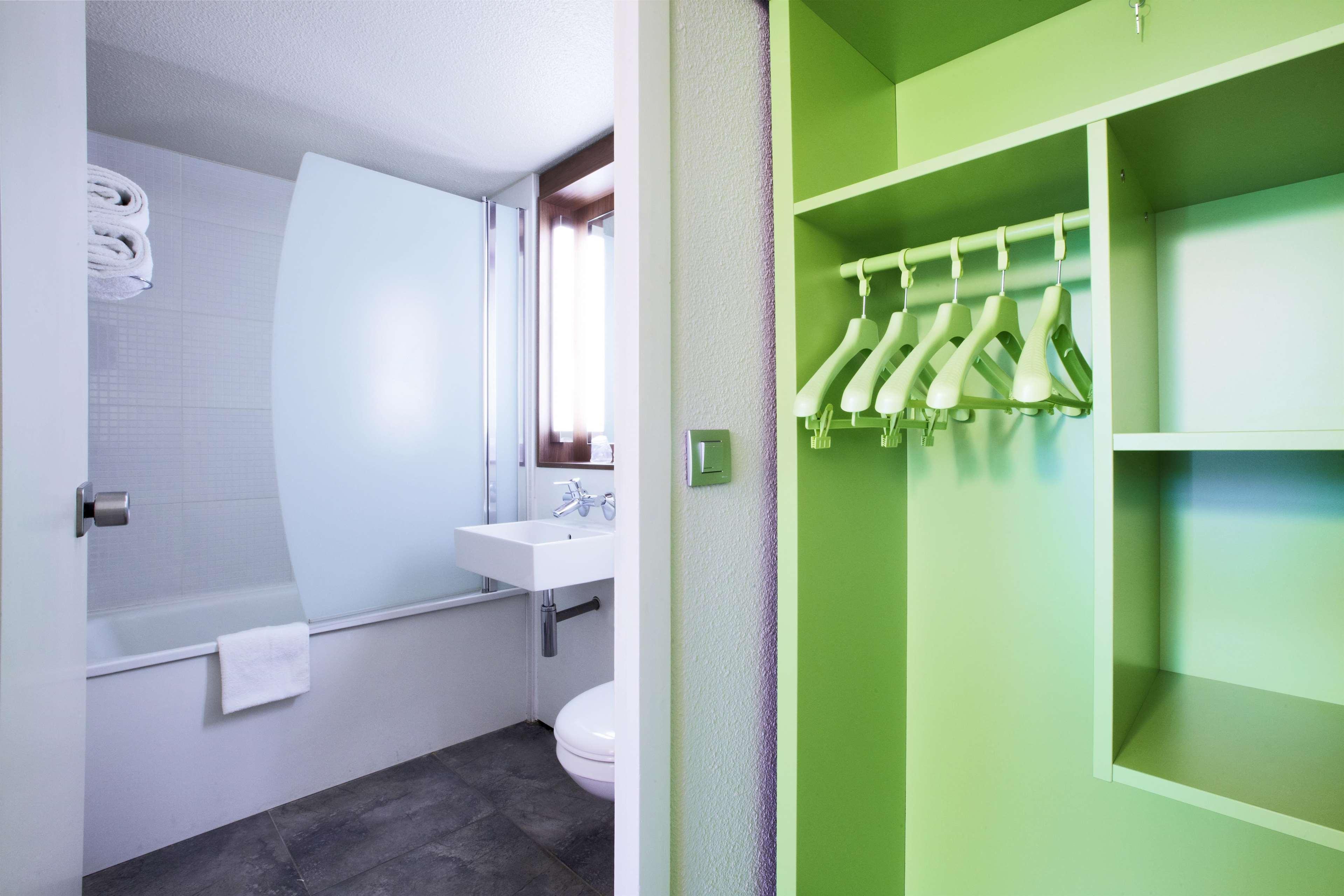 Hotel Campanile Vierzon Esterno foto