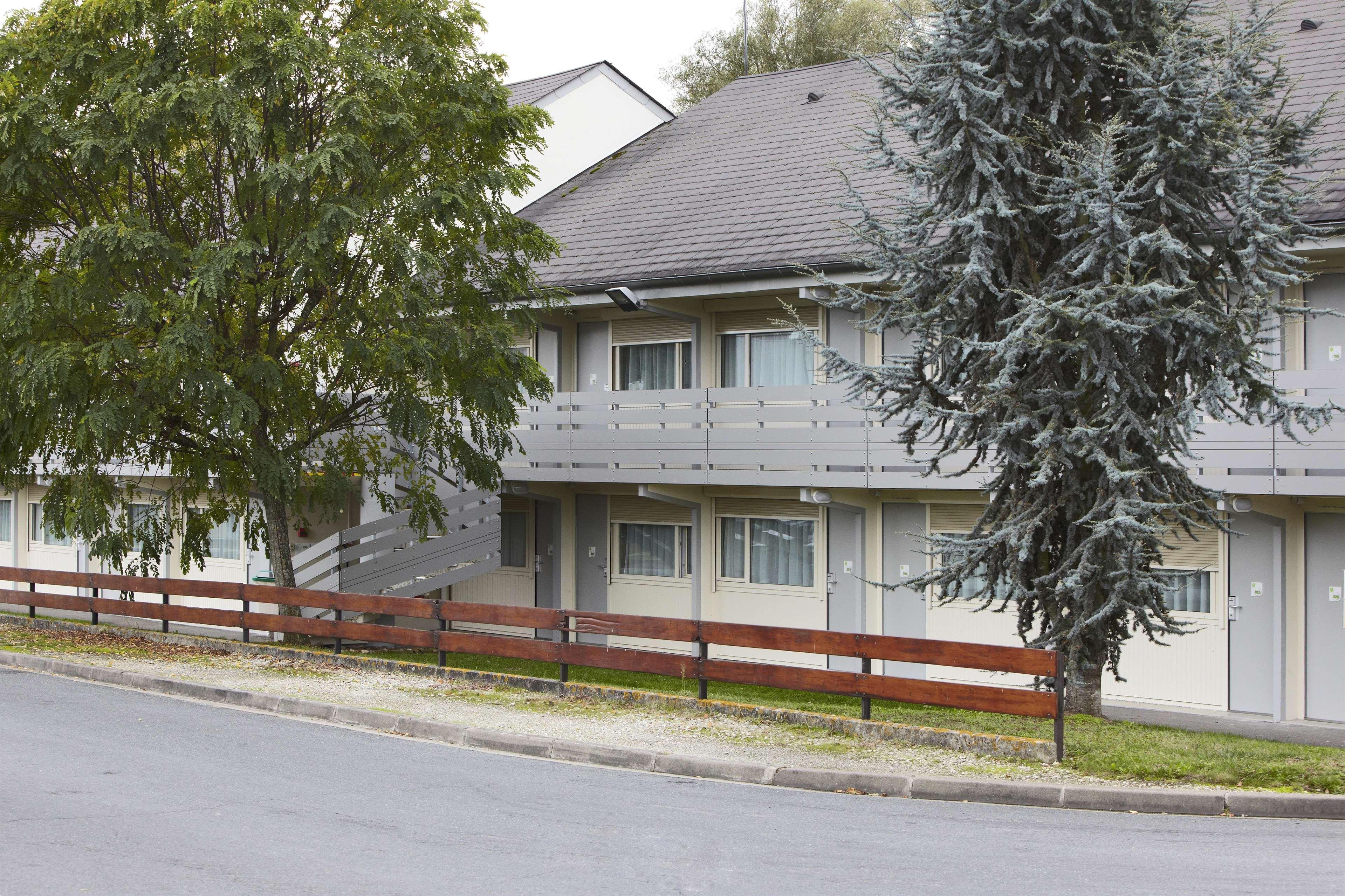 Hotel Campanile Vierzon Esterno foto